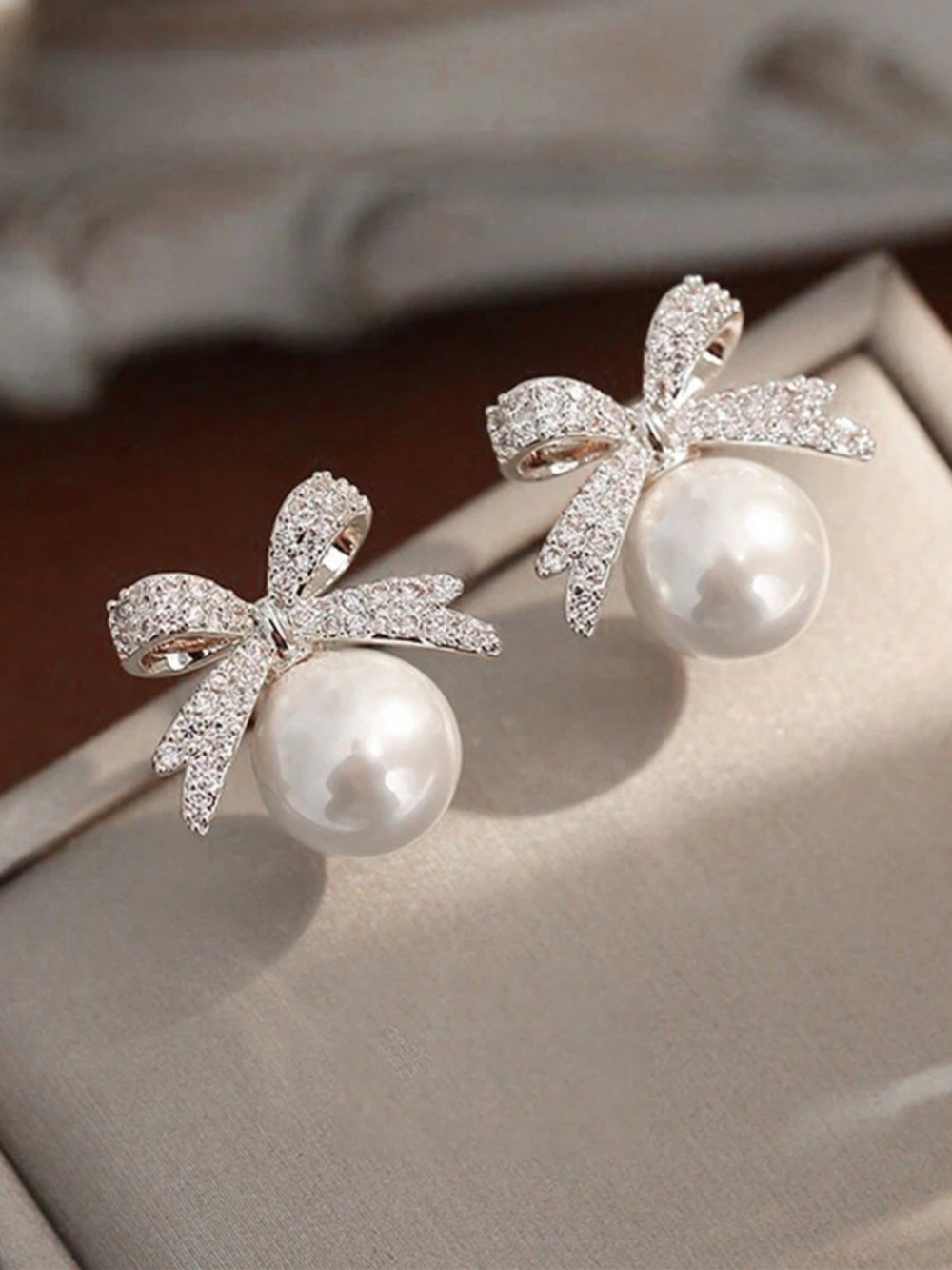 Rhinestone Bow Pearl Stud Earrings NEW 🏷️